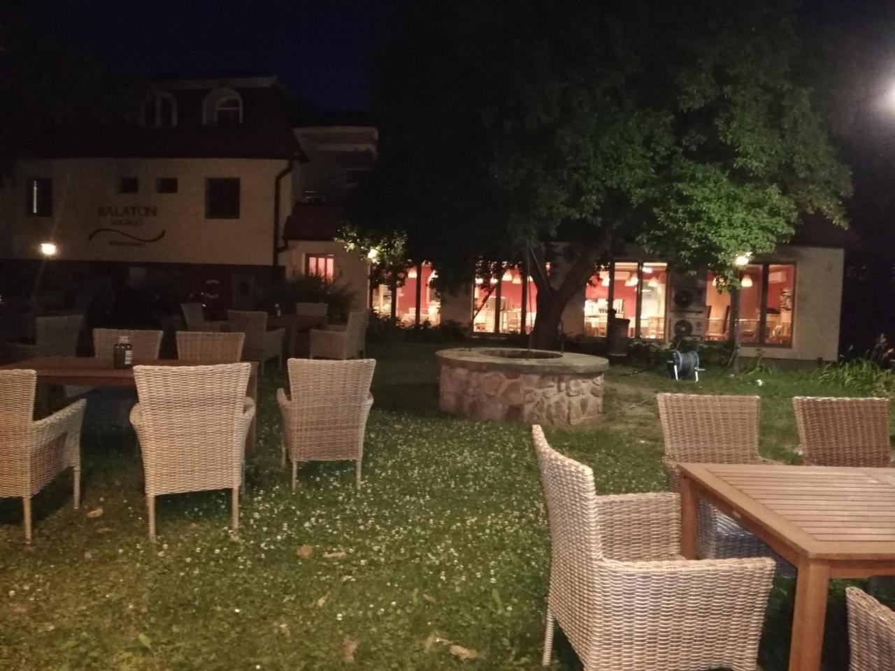 Sziget23 Hotel Abrahamhegy Exterior photo
